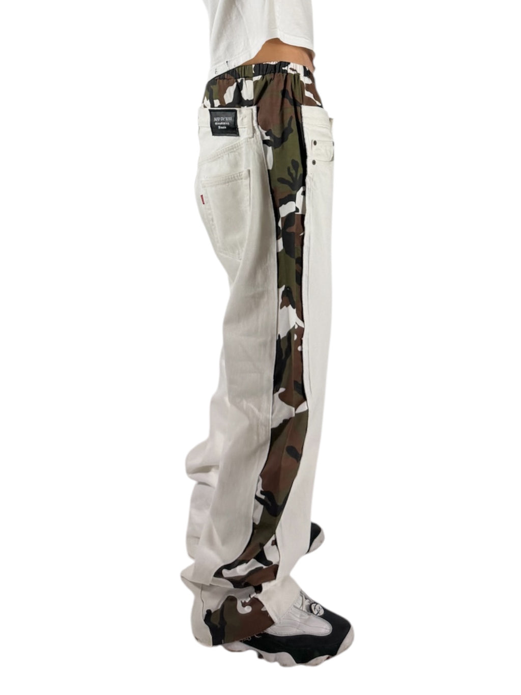 Camodenim bianco uomo indossato dal modello vista laterale 