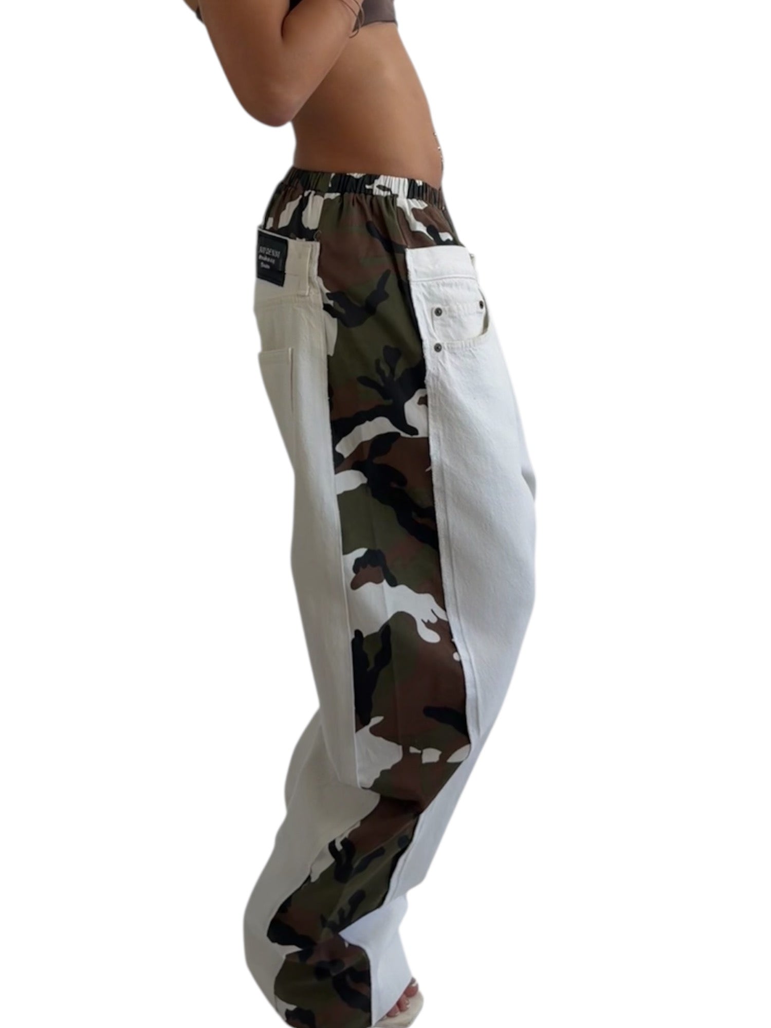 Camodenim donna bianco indossato dalla modella vista laterale 