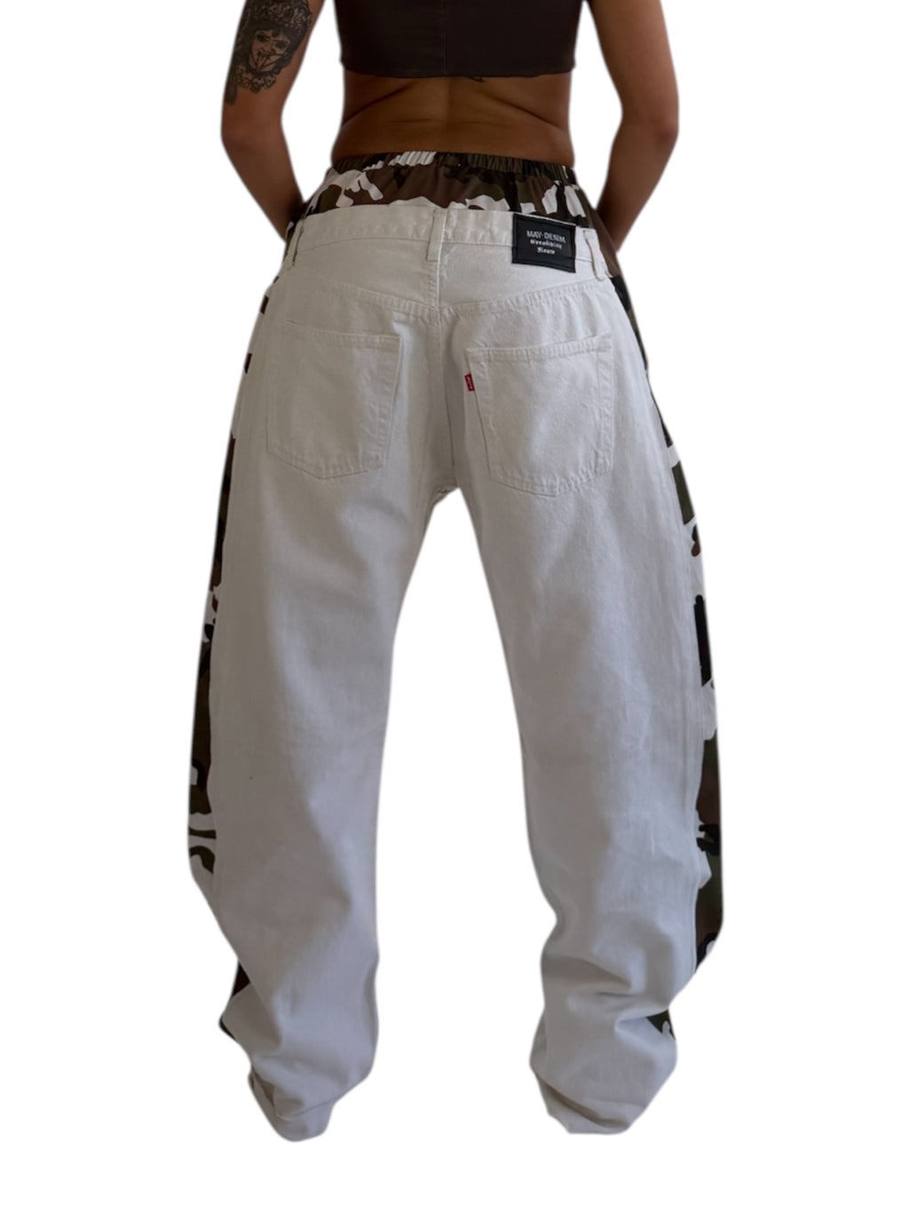 Camodenim donna bianco indossato dalla modella vista posteriore 