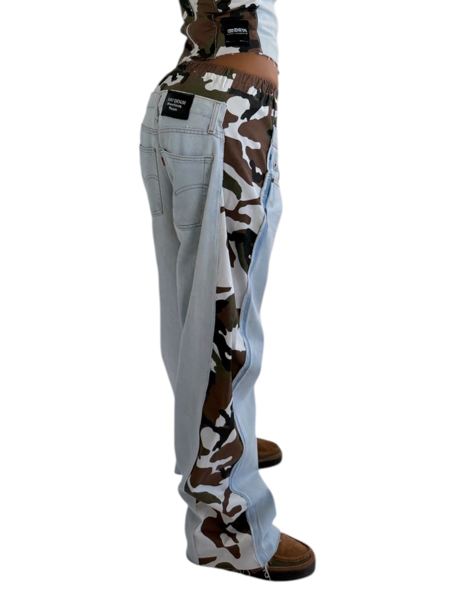 Camodenim donna celeste indossato dalla modella vista laterale 