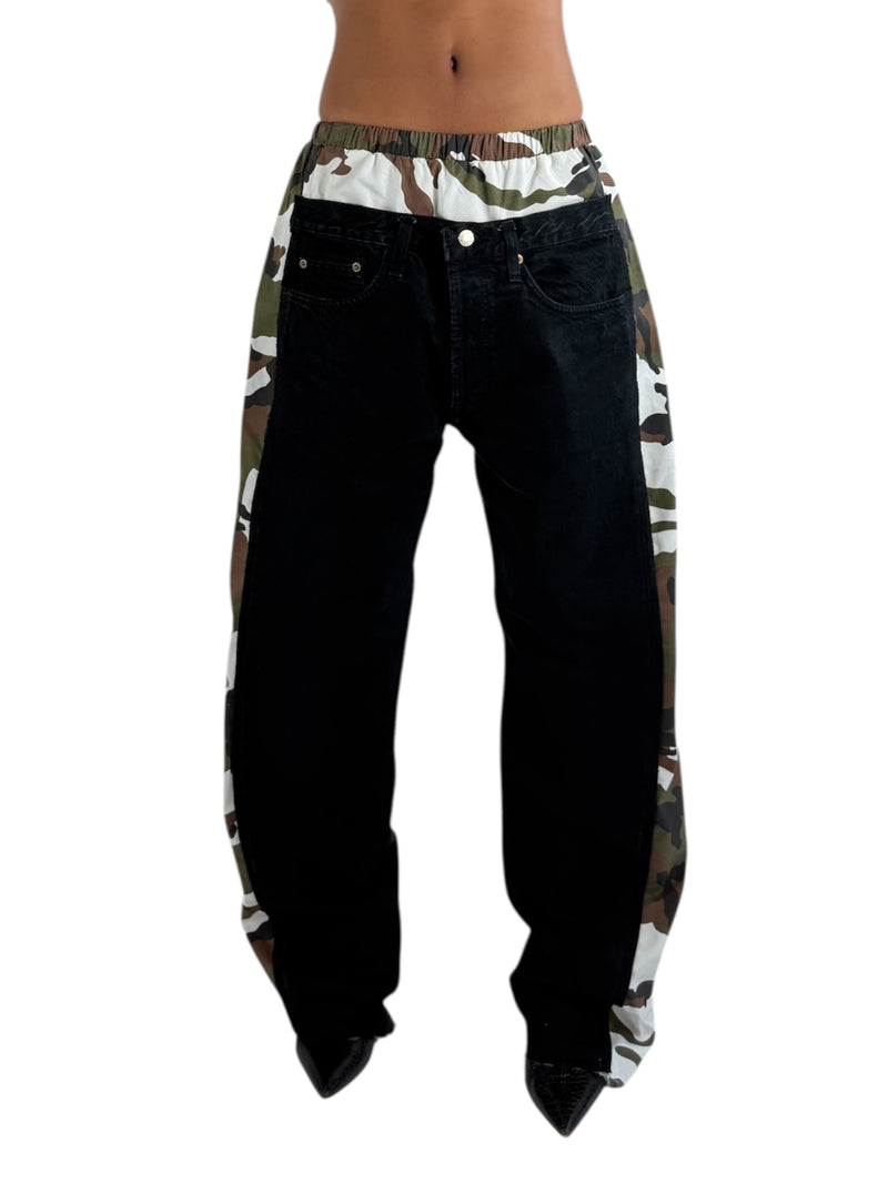 Camodenim donna nero indossato dalla modella 