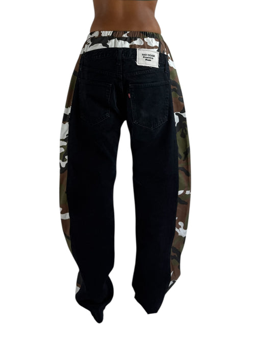 Camodenim donna nero indossato dalla modella vista posteriore 