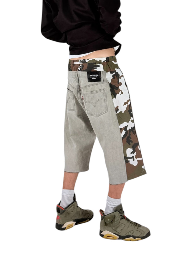 Camodenim shorts grigio uomo indossato dal modello 