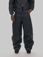 Classic pant denim mdcr uomo indossato dal modello 