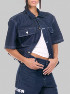 Cropped jacket donna indossata dalla modella con prospettiva 