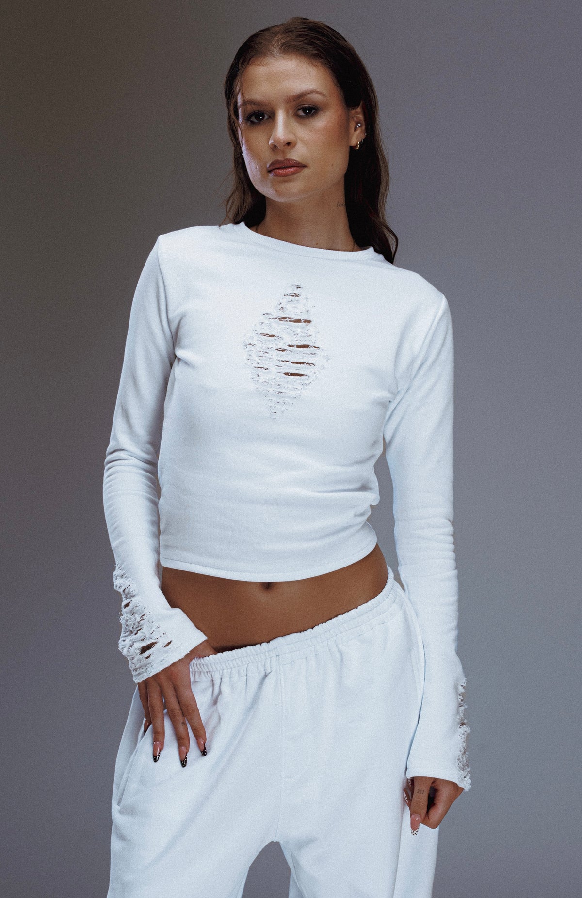DISTRESSED CROP LONG SLEEVE