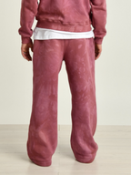 Pantalone rosso uomo indossato dal modello vista posteriore 